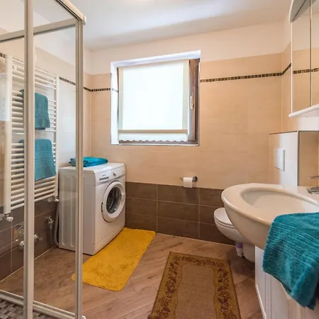 Dina Apartmán *